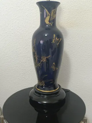 Lámpara de cerámica azul y dorada