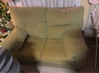 Se vende dos sofás de 2 y 3 plazas verde