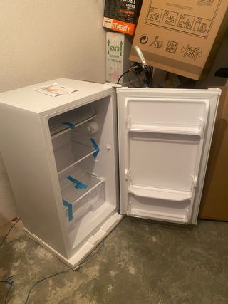 Nevera pequeña blanca nueva