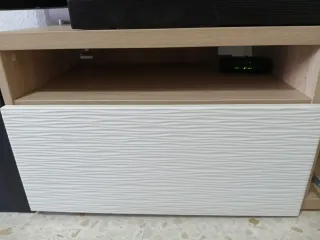 Mueble TV madera y blanco