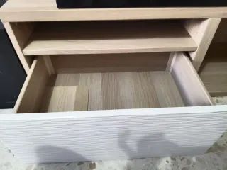 Mueble TV madera y blanco