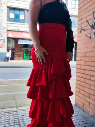 Falda flamenca roja con lunares