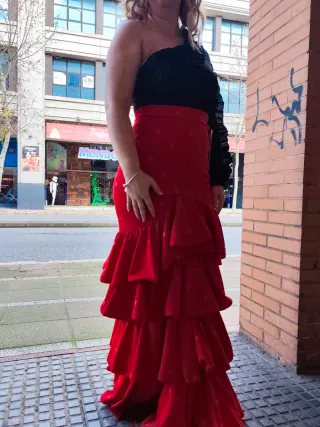Falda flamenca roja con lunares