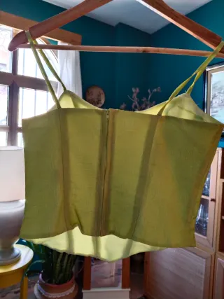 Vestido fiesta verde. Falda larga y corpiño