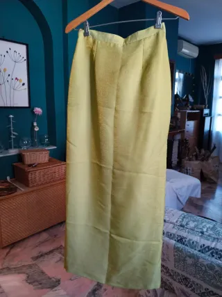 Vestido fiesta verde. Falda larga y corpiño