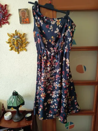 Vestido asimétrico estampado floral