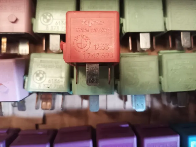 Relés BMW E39, E53, E46