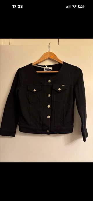Chaqueta MET negra corta