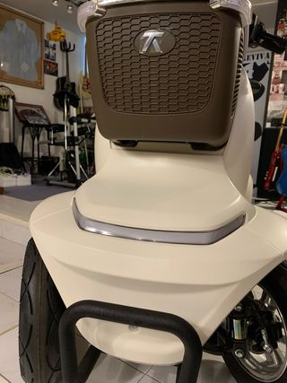 Scooter Eléctrico beidge y Marrón grandes prestaci