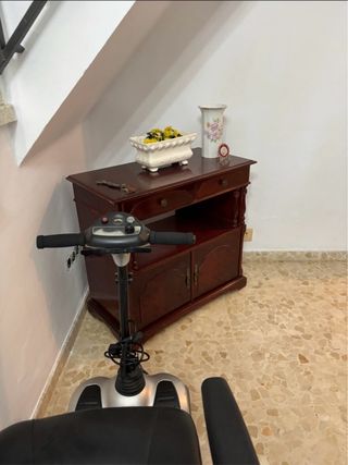 Mueble de madera 1€