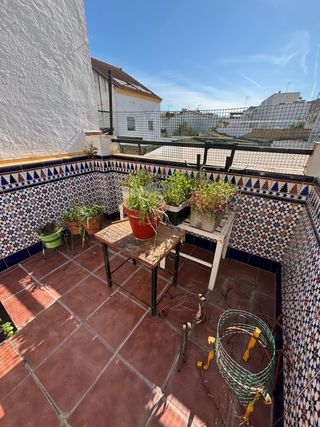 Mueble de madera 1€