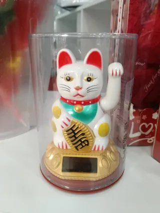 Gato de la suerte solar blanco