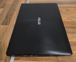 Ordenador portátil ASUS negro