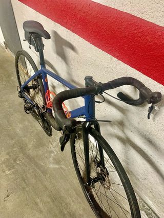 Bicicleta Gravel Triban Azul