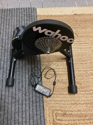 Rodillo Wahoo Kick Core