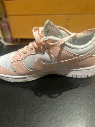 Zapatillas Nike Dunk Low Rosa y Blanco Mujer