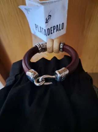 Pulsera Plata de Palo Cuero y Piedra Roja