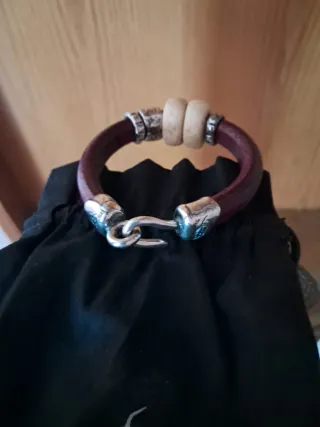 Pulsera Plata de Palo Cuero y Piedra Roja