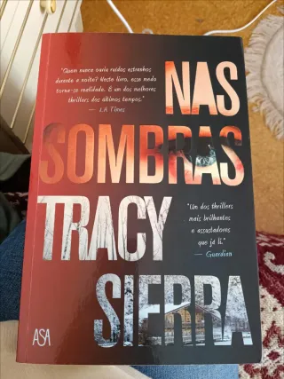 Livro em bom estado - Nas sombras