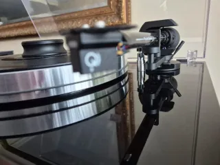 Giradischi Pro-Ject X8 Special in nero e argento
