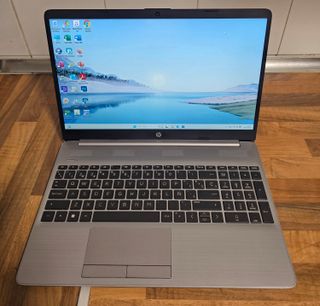 Ordenador portátil HP i3 DOCEAVA GENERACIÓN, 8RAM