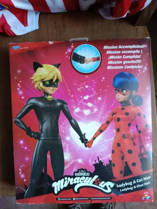 Muñecos Ladybug y Cat Noir