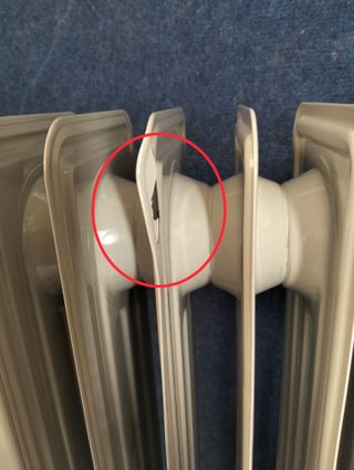 Radiador Eléctrico FM RW-15 1500W – Compacto con Termostato y Ruedas