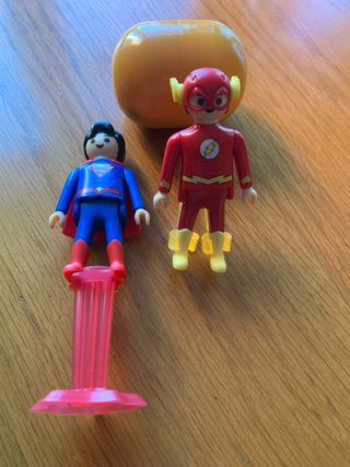 2 Figuras Kinder Sorpresa: Superman y Flash