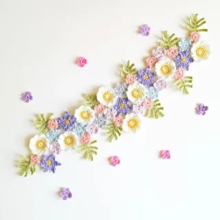 Decorazione floreale uncinetto “Spring”