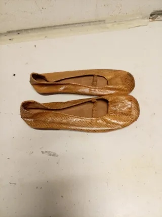 Zapatillas de piel de serpiente para mujer