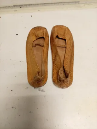 Zapatillas de piel de serpiente para mujer