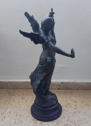 Escultura antigua bronce patinado