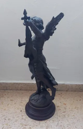 Escultura antigua bronce patinado