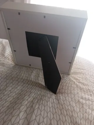 Cornice decorativa floreale in metallo bianco