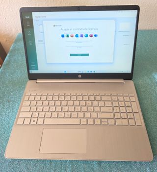 Ordenador portátil HP i3 ONCEAVA GENERACIÓN, 8RAM