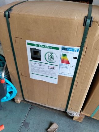 Estufa hogar Theca Ecodesign 707 de leña