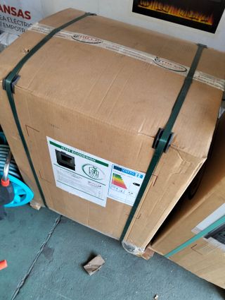 Estufa hogar Theca Ecodesign 707 de leña