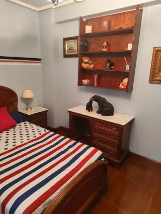 Dormitorio completo madera.