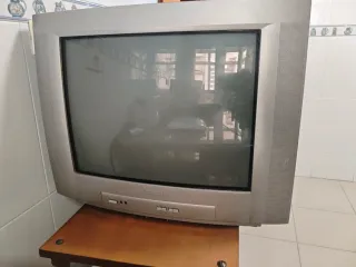 Philips 21" CRT - ¡Joyita para Retro Gaming!