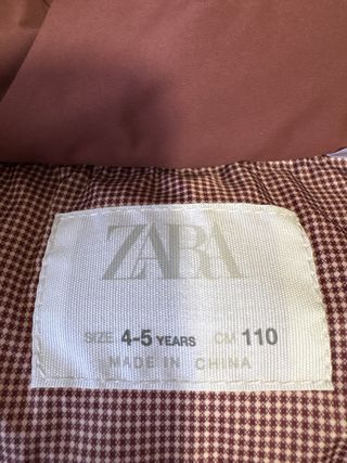 Abrigo Zara niño talla 4-5 vino
