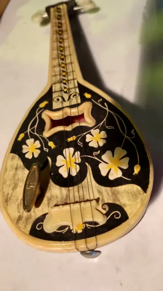 Mandolino d'arredo vintage con carillon