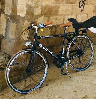 Bicicleta Legnano Negra Cuero Marrón