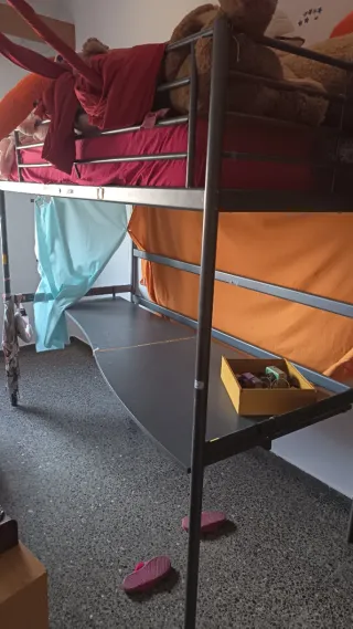 REGALO Litera Metálica IKEA con Escritorio