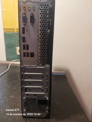 Pc lenovo v520s i3 7100,8 gigas ram,HD 500GB