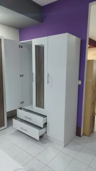 Chollo!! Armario W 3 puertas con espejo!!