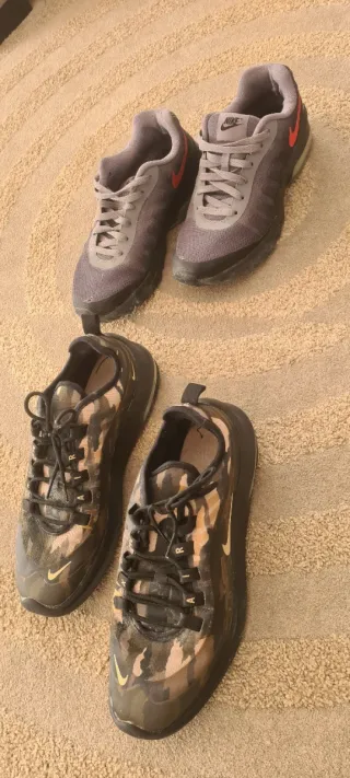 Zapatillas Nike Air Gris y Rojo