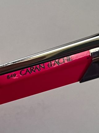 Bolígrafo CARAN d'ACHE 849 Fluor