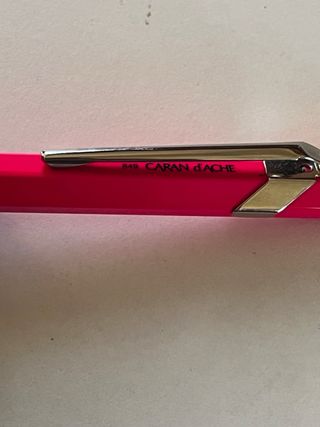 Bolígrafo CARAN d'ACHE 849 Fluor