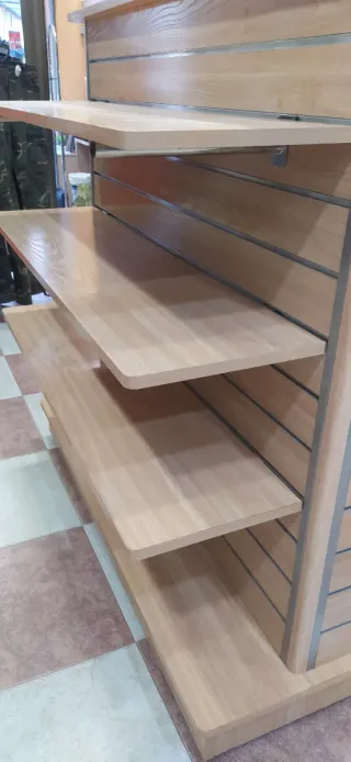 Mueble expositor madera y metal