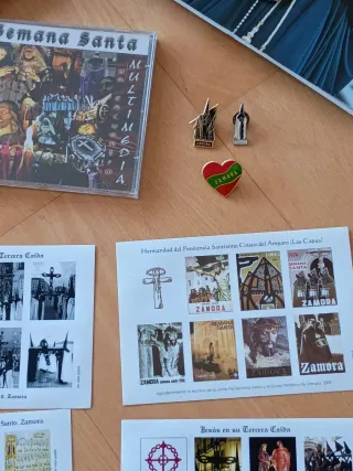 SEMANA SANTA ZAMORA LOTE REVISTAS SELLOS PINS CDRO
